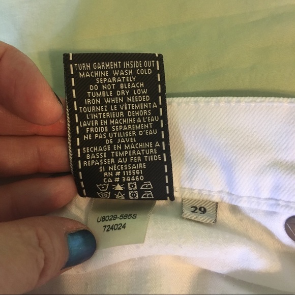 ✨HOST PICK✨ 7 For All Mankind cropped jeans - Picture 8 of 9